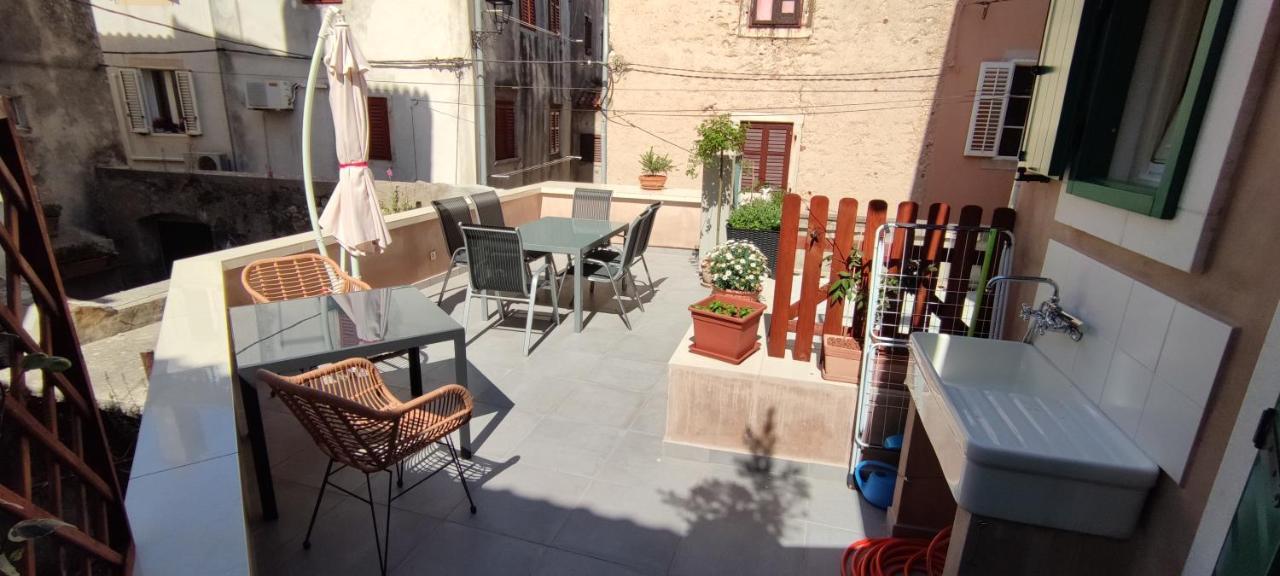 Luxury Apartment - Old Soul With A New Heart كريس المظهر الخارجي الصورة